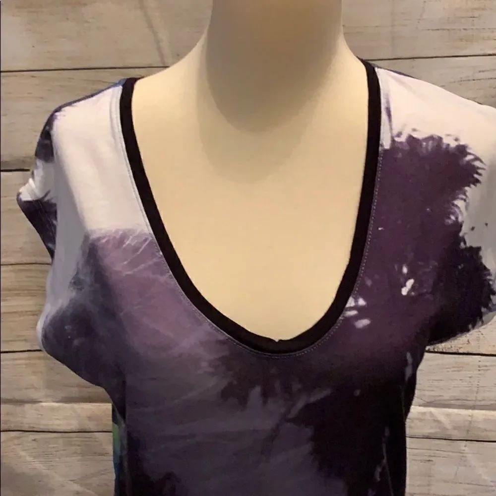 🌼🌼Express xs short sleeve tee🌼🌼 - Picture 2 of 4